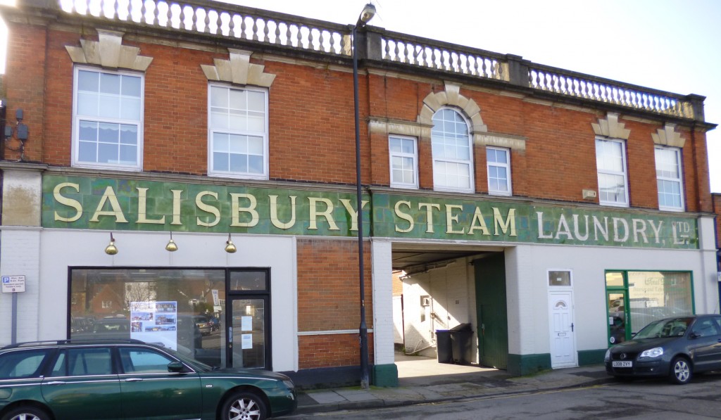 Modern photo of the building